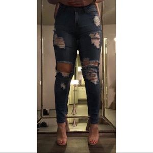 Denim distressed skinny jeans